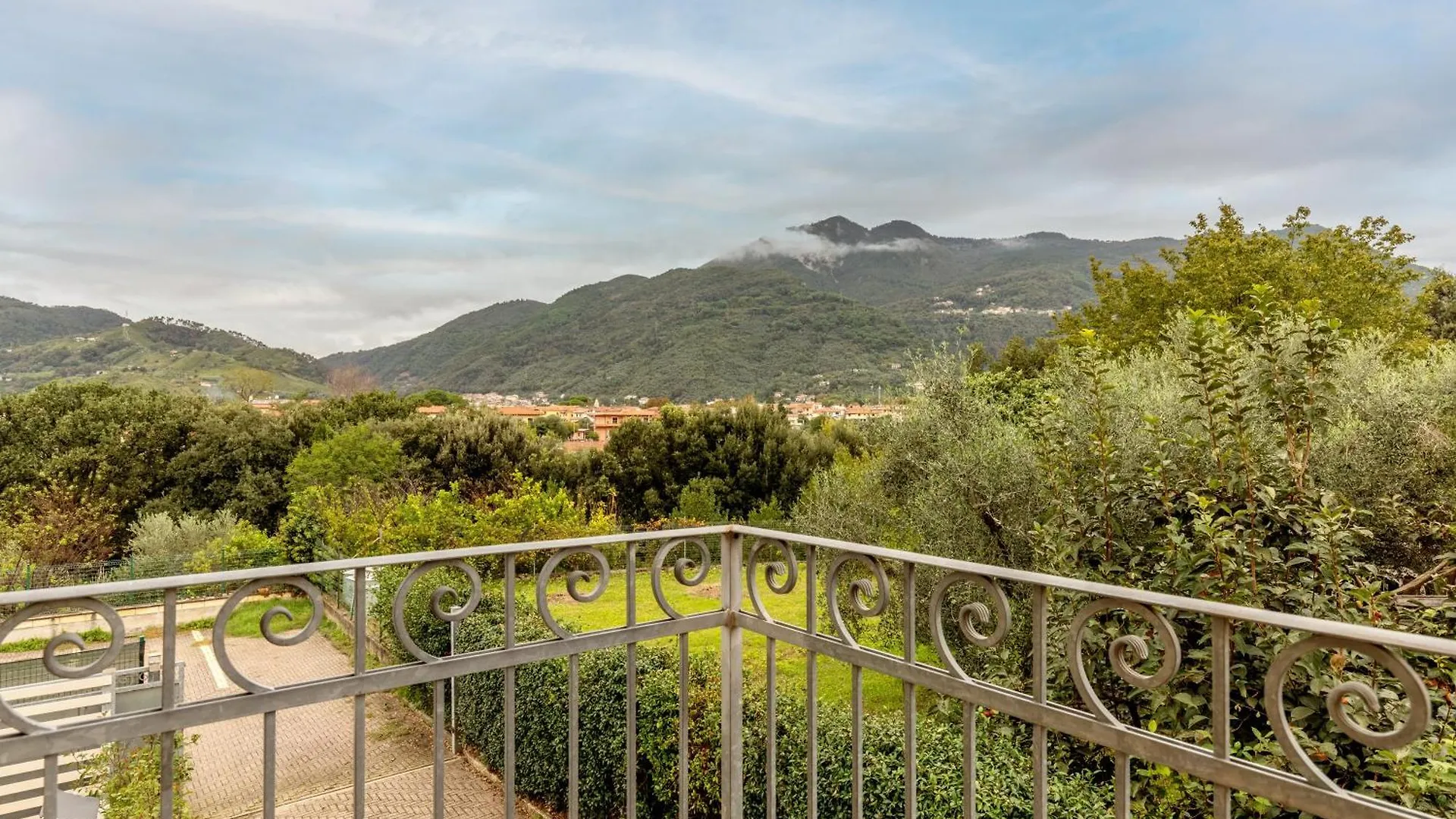 Relax In Villa - Versilia Масса Италия